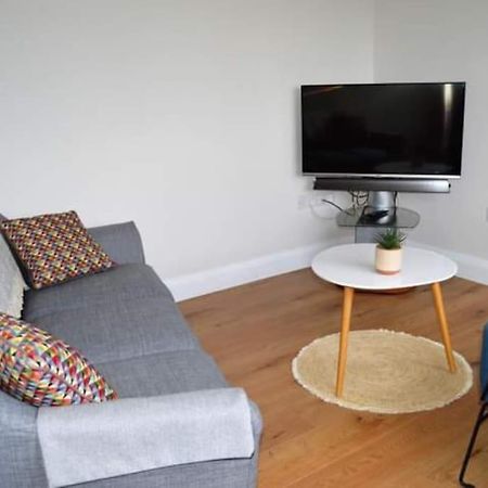 Twin Lake View - Bungalow In Pontoon Foxford Esterno foto