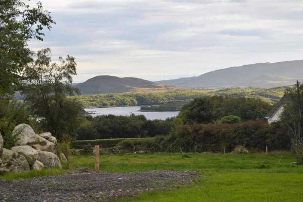 Twin Lake View - Bungalow In Pontoon Foxford Esterno foto