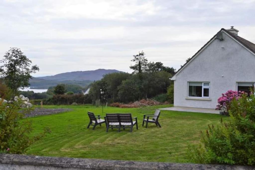 Twin Lake View - Bungalow In Pontoon Foxford Esterno foto