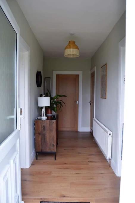Twin Lake View - Bungalow In Pontoon Foxford Esterno foto