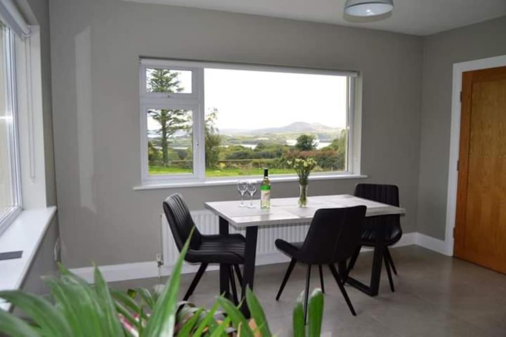 Twin Lake View - Bungalow In Pontoon Foxford Esterno foto
